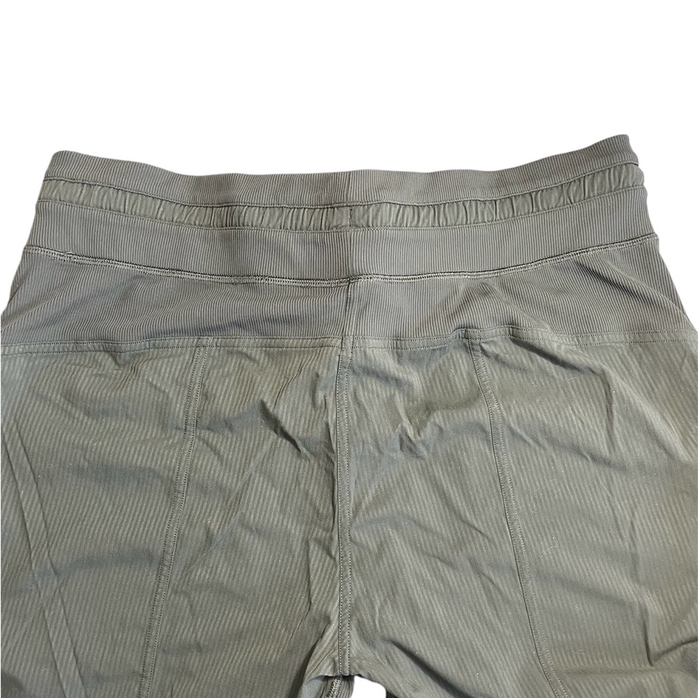 Lululemon Mid-rise Cropped Women's Olive Drawstring Pants - Picture 12 of 15